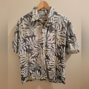 Mens short sleeve button up shirt by Cooke Street in Hawaii. Size large.